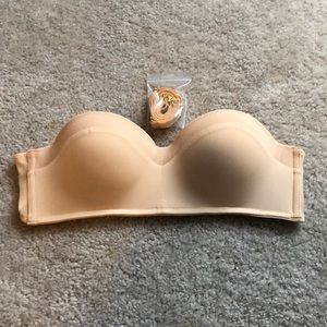Strapless bra by Lively